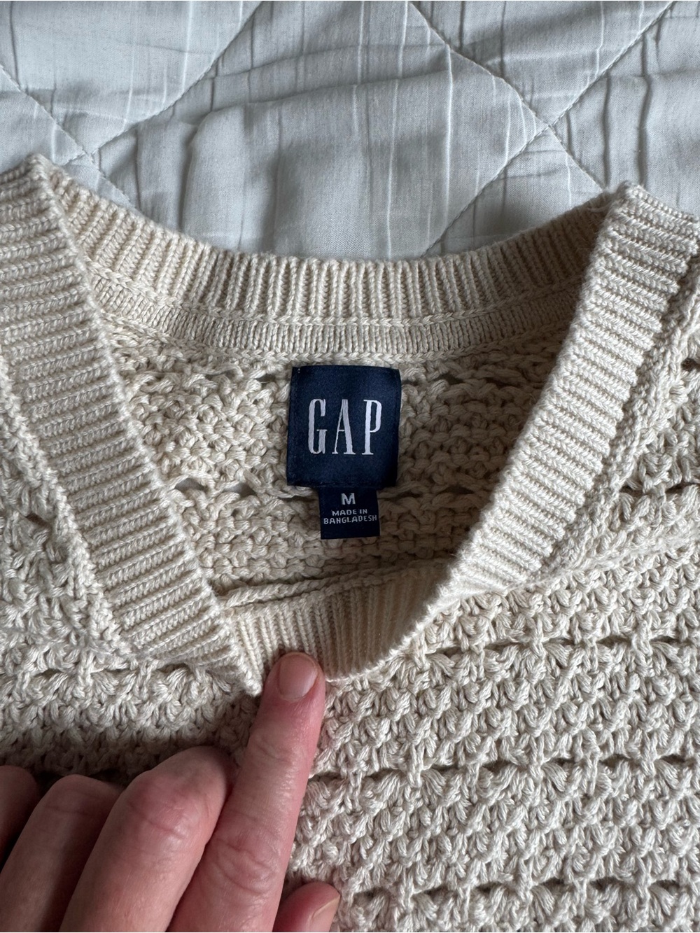 GAP Cream V-Neck Textured Knit Sweater